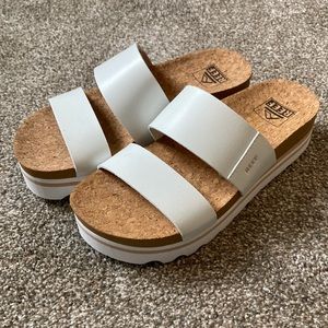 NWOT Reef Cushion Vista Hi Platform Sandals 🤍 🤎 🏝